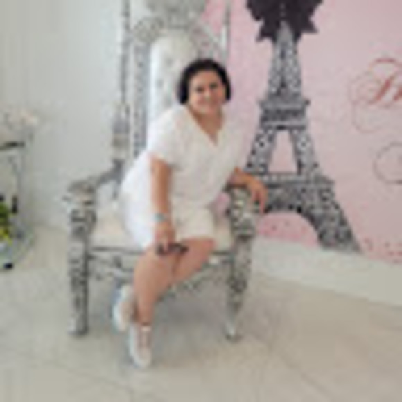 Meet your Posher, Gloria - Picture 1 of 1